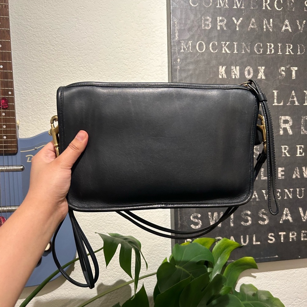 Vintage Coach Zippered Clutch Crossbody Bag New York City 9455 Black - Picture 2 of 10